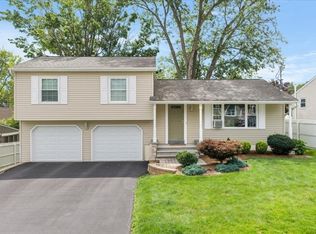 2714 Crescent Dr, Endwell, NY 13760