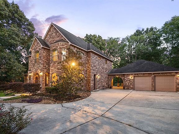 2nd image of 28503 Champions Ridge Rd