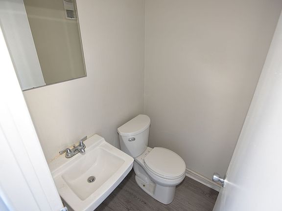 5th image of 3861 Chancery Ln