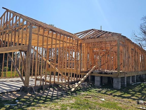 3rd image of 3716 Folger St