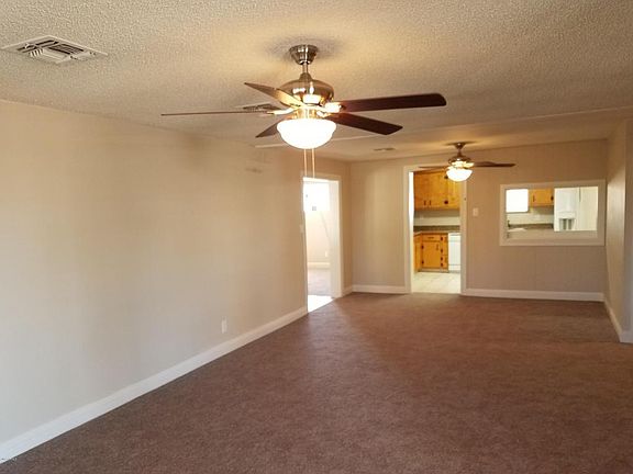 3rd image of 410 N Roosevelt Ave