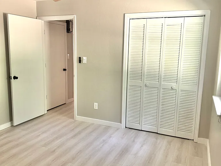 2373 Diehl Dr — Photo 14