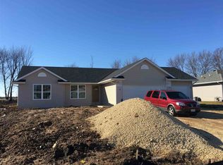 5469 Falcon Crest Dr, Machesney Park, IL 61115