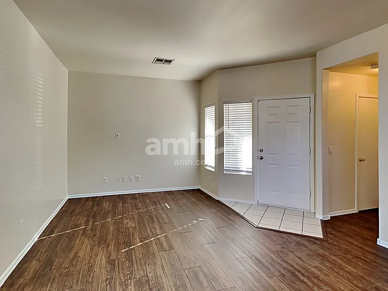 1701 S 113th Dr — Photo 3