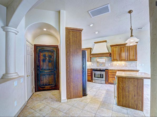 367 Desert Trails Dr