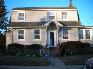 72 Dart St, East Rockaway, NY 11518
