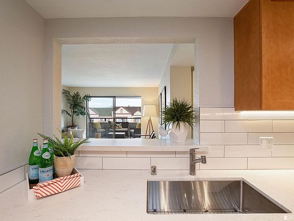 4th image of 360 Guerrero St APT 302