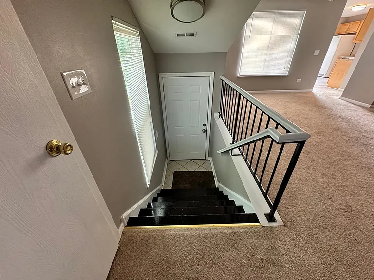 134 Manchester Ct — Photo 3