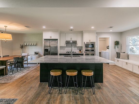 5th image of 2109 Friar Tuck Dr