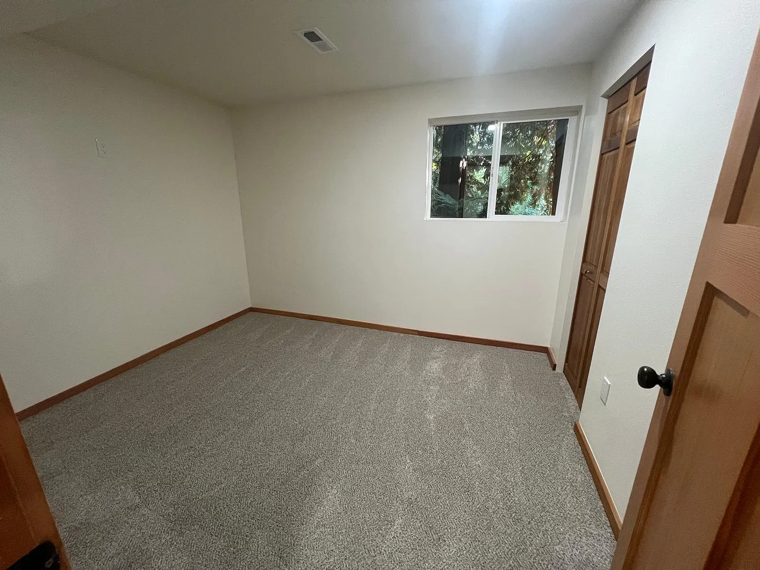 1 bed, 1500 sqft, $950 — Photo 2