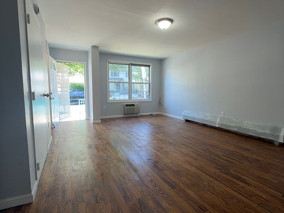 4th image of 176 Dwight St APT 1