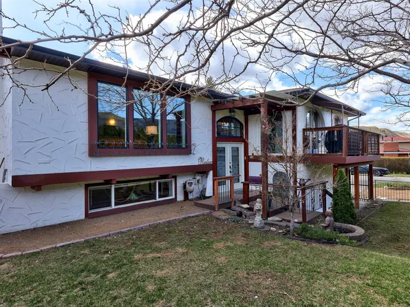 381 Mary Pl, Kamloops, BC V2C 4Y5