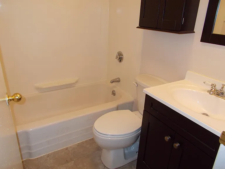 100 Robinson Rd — Photo 8