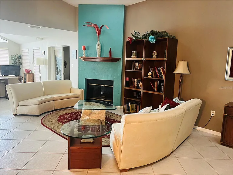 832 Palm Harbor Ct — Photo 6