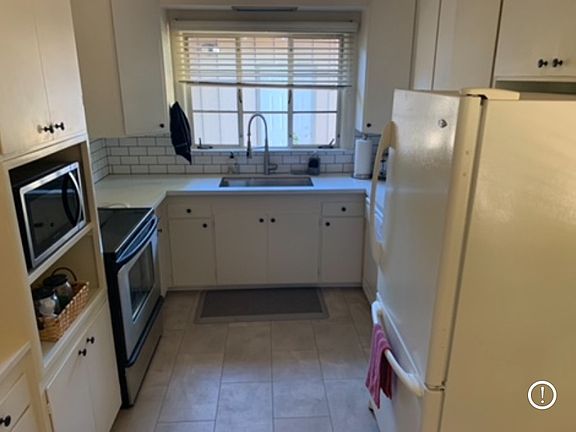3rd image of 202 W Fairmont Ave #1