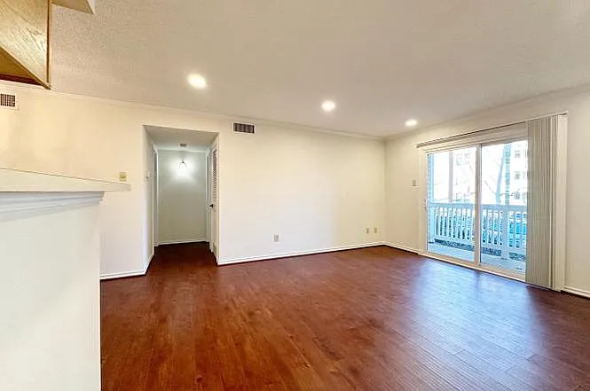 1523 Lincoln Way #204B — Photo 29