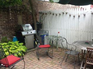 2225 Spruce St APT 1F, Philadelphia, PA 19103