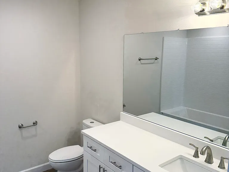 400 Maple Valley Dr — Photo 4