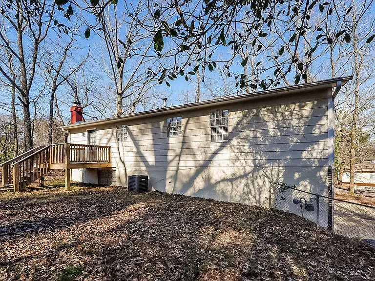 1920 Croydon Cir — Photo 24