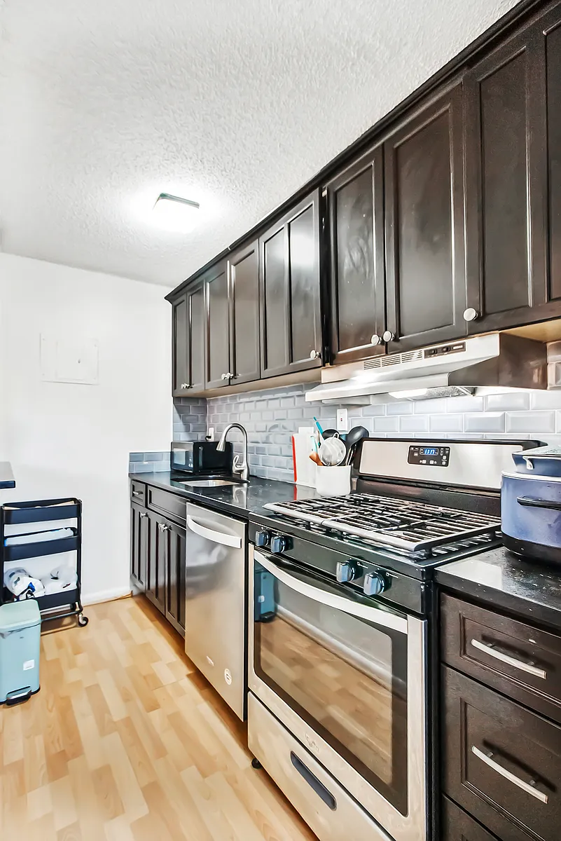 Building Photo - 2500 N Van Dorn St #918