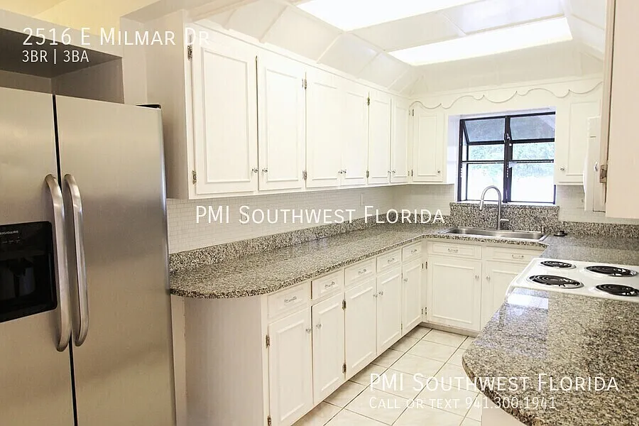 Beautiful 3 Bedroom Home Close to Downtown Sarasota! — Photo 4
