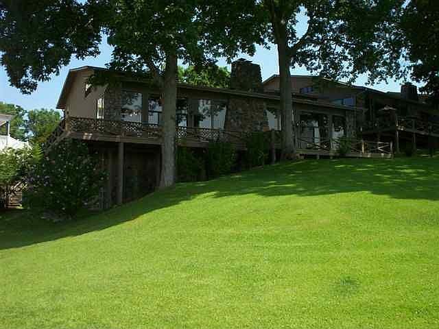 1st image of 220 Grand Isle Dr