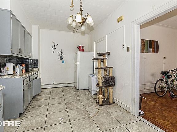 3rd image of 6601 Duryea Ct