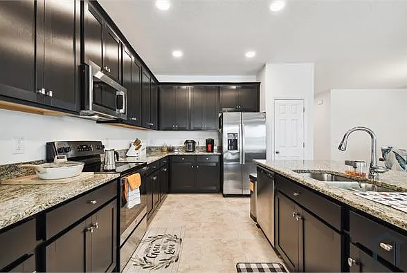 12351 Nouveau Ave — Photo 4