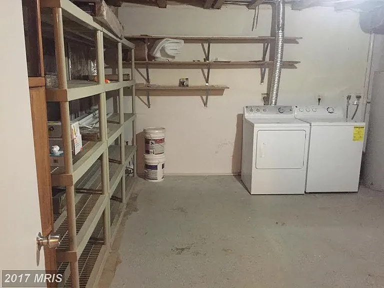5912 Roberts Common Ct — Photo 8