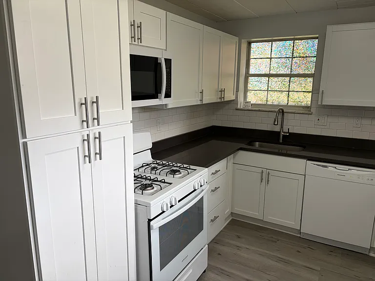 906 Erdner Ave #1 — Photo 2