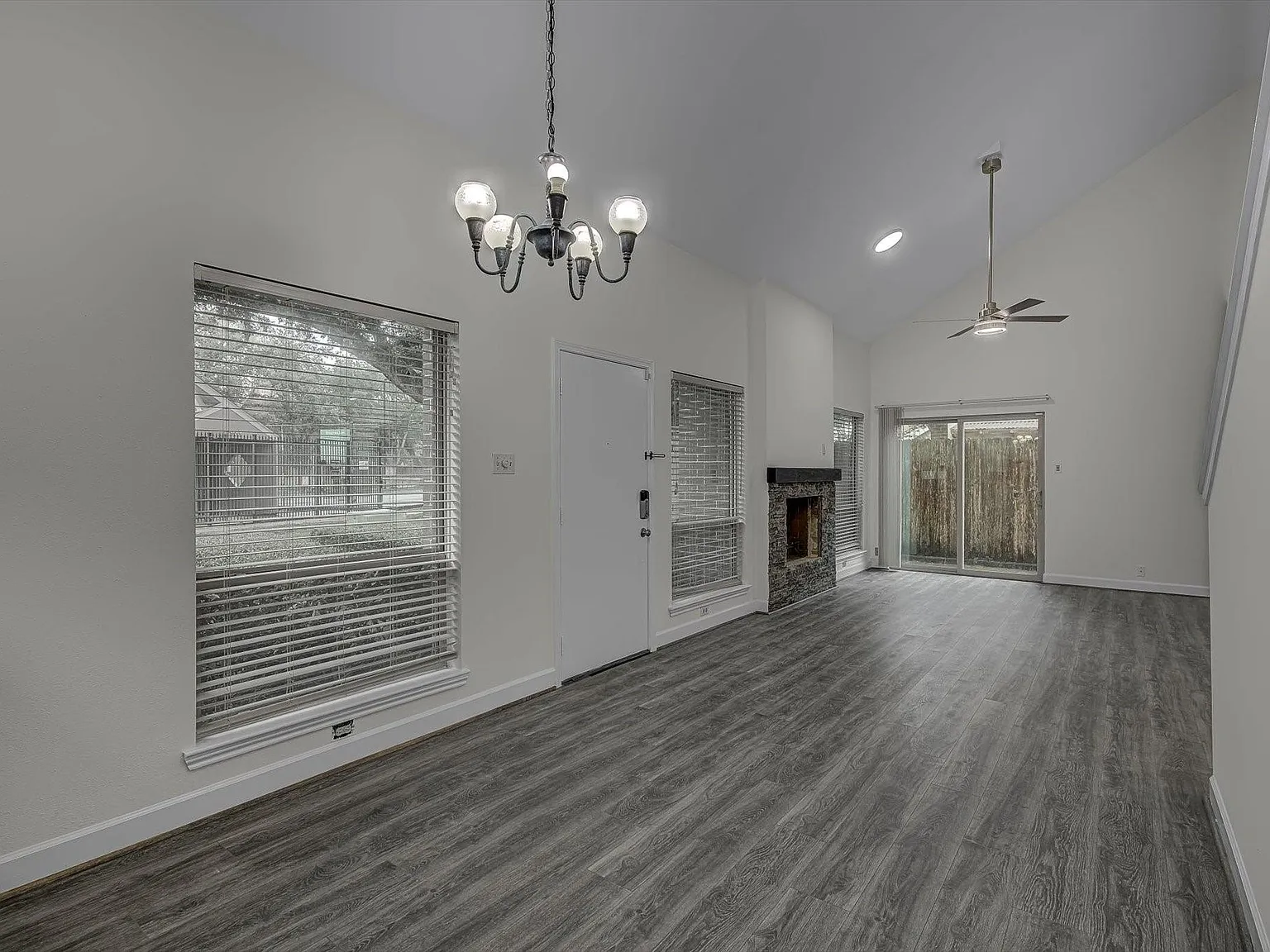 3 bed, 2.0 bath, 1560 sqft, $1,800 — Photo 3