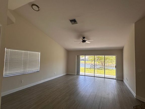 5th image of 7561 Cameron Cir