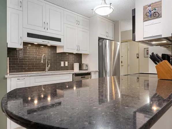 111 N 14th Ave SE #210, Calgary, AB T2G 4Z8