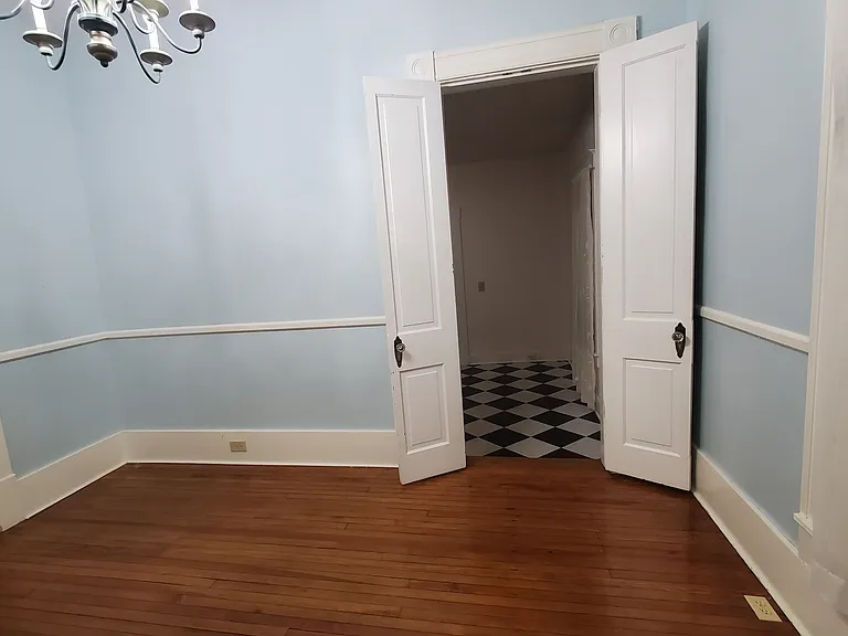 114 W Lexington Ave — Photo 34