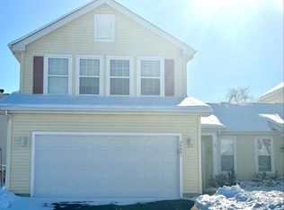 28821 Sawmill Ln, Lakemoor, IL 60051