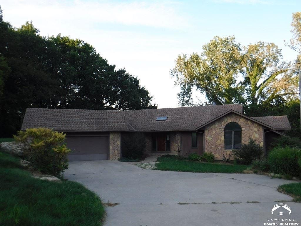 4100 Wimbledon Dr, Lawrence, KS 66047 Zillow