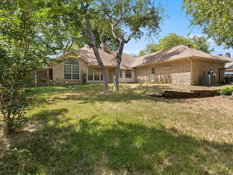 3715 Dahlia Dr — Photo 16