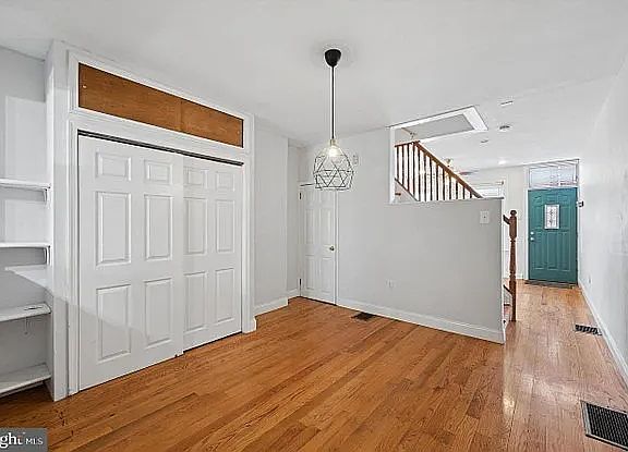 3rd image of 765 S Mole St