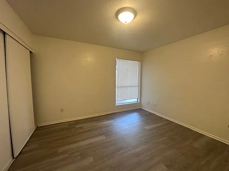 4608 W Maryland Ave #113 — Photo 15