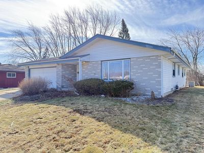 8707 W Petersik STREET, Milwaukee, WI, 53224