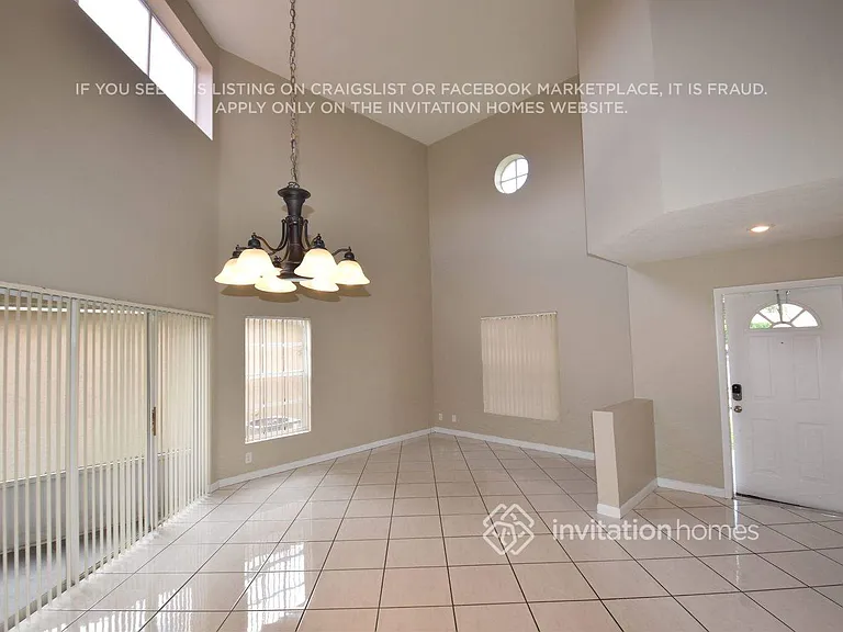 1282 Seagrape Cir — Photo 3