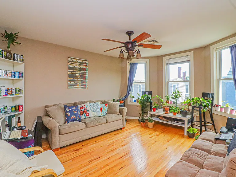 15 Newport St #3 — Photo 1