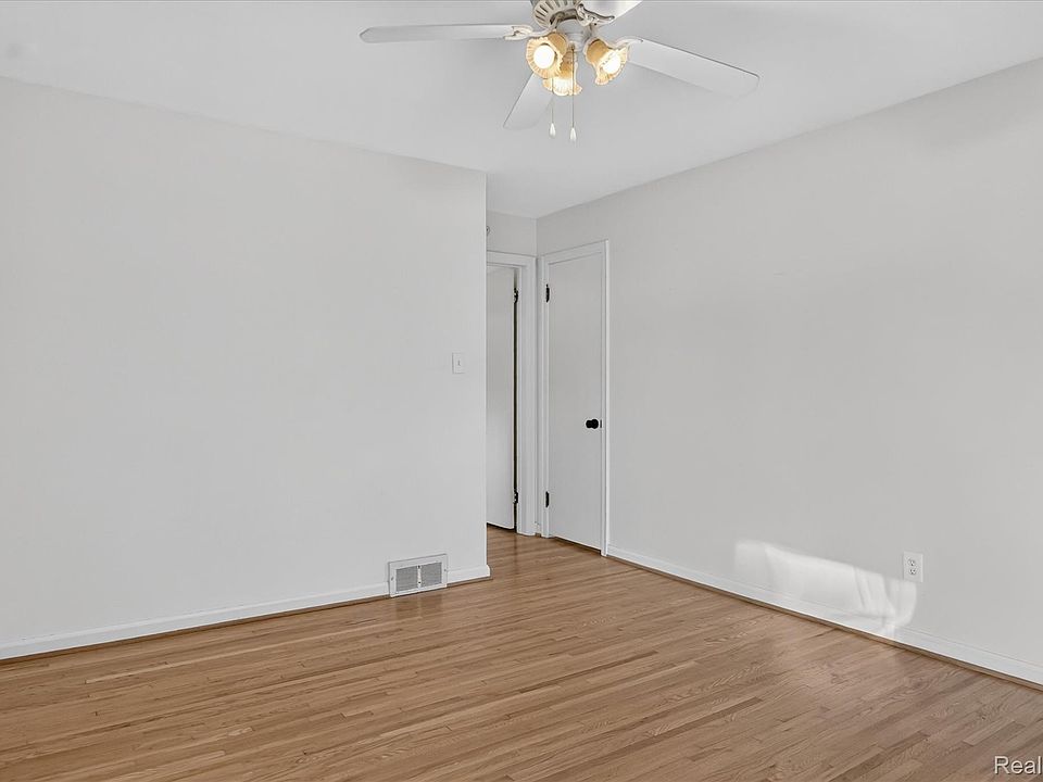13771 Balfour St, photo 18