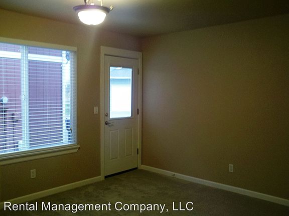 4th image of 8712 8th Pl NE