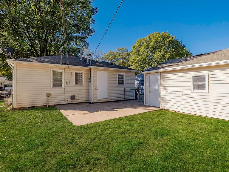 4010 Lewis Ave — Photo 25