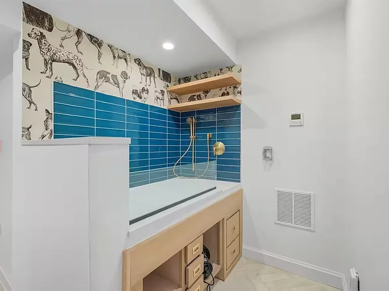 1618 Beacon St #3 — Photo 16