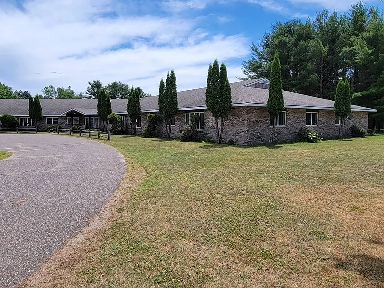 416 Mill St W — Photo 11