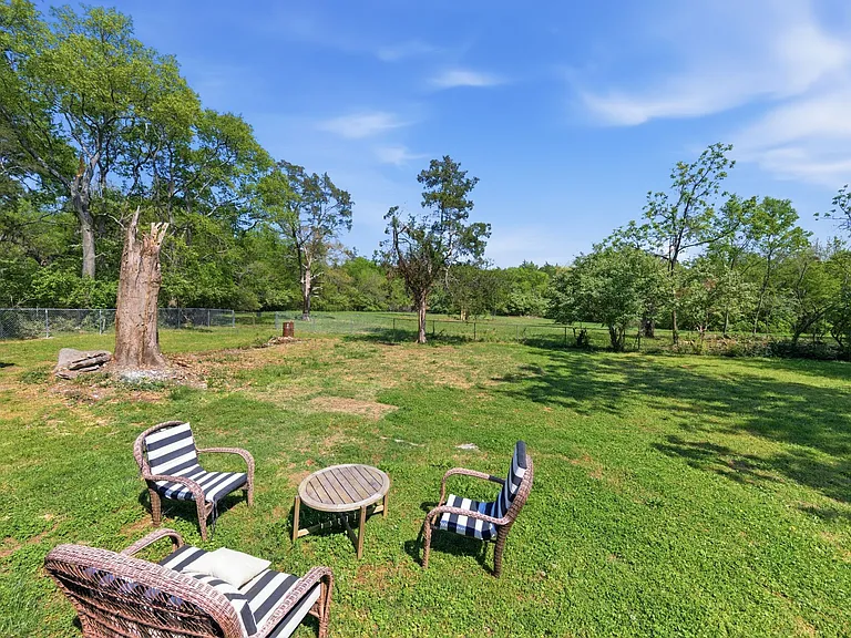926 Idlewild Dr — Photo 29