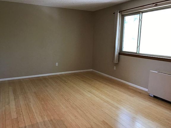 Living room - vacant