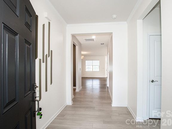 3rd image of 5623 Newton Way